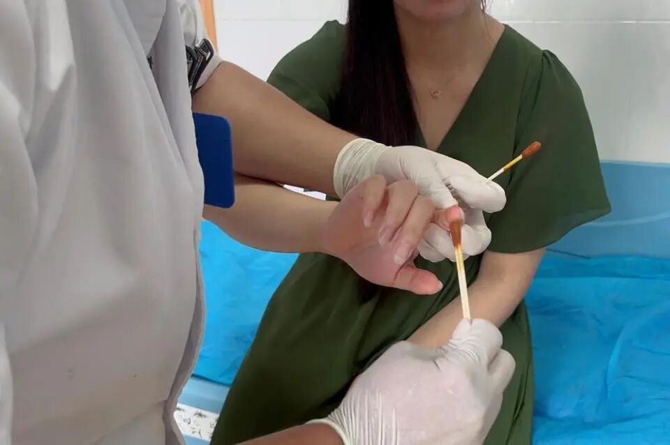 DƬ